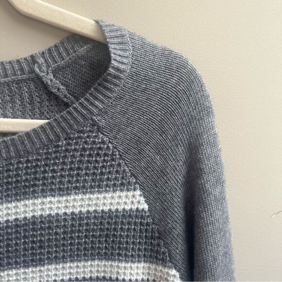 J Crew Marino wool waffle weave knit sweater Sz M - Picture 2 of 6